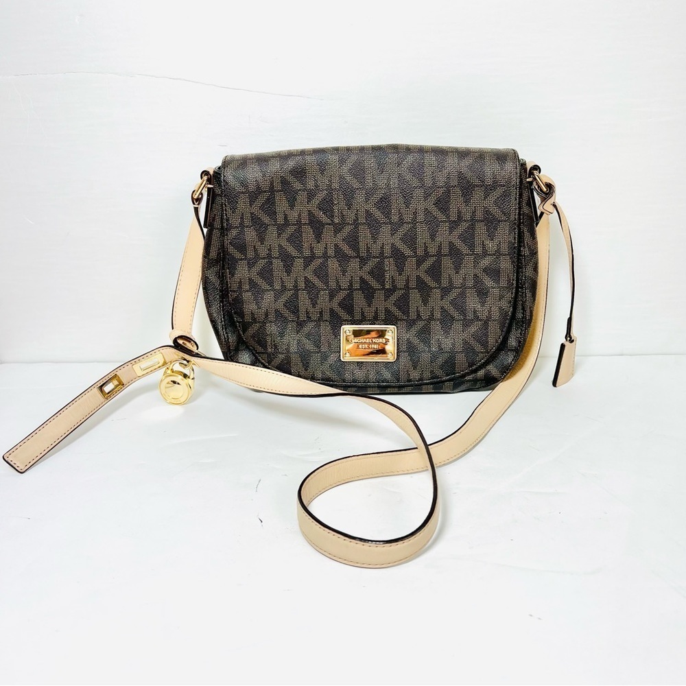 Michal Kors crossbody messenger bag